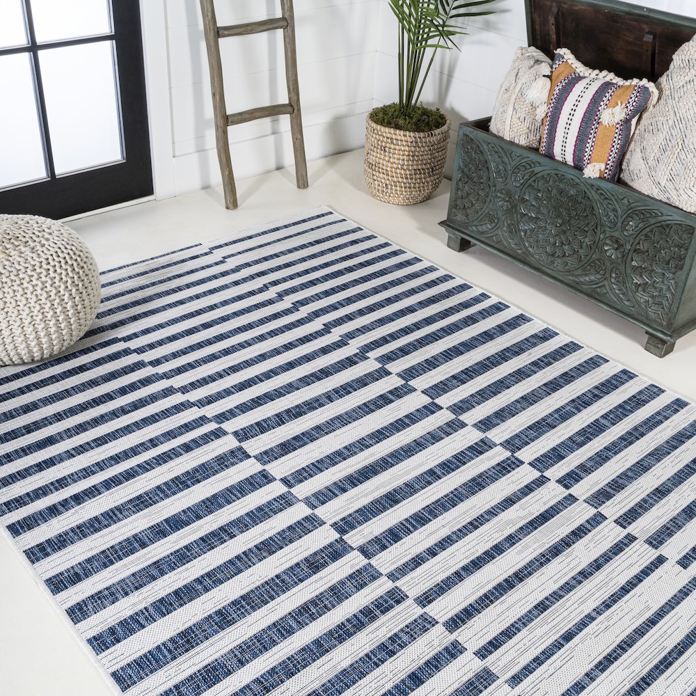 Sukie Modern Offset Stripe Indoor/Outdoor Area Rug. Picture 4