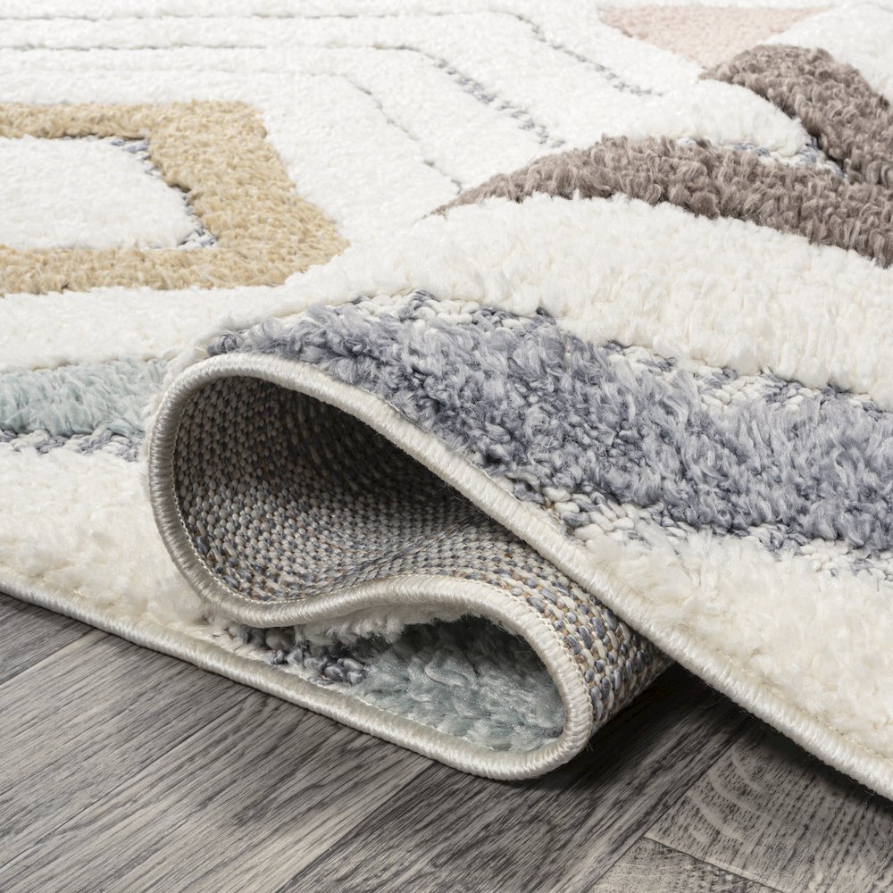 Amira Diamond Tribal High-Low Area Rug. Picture 9