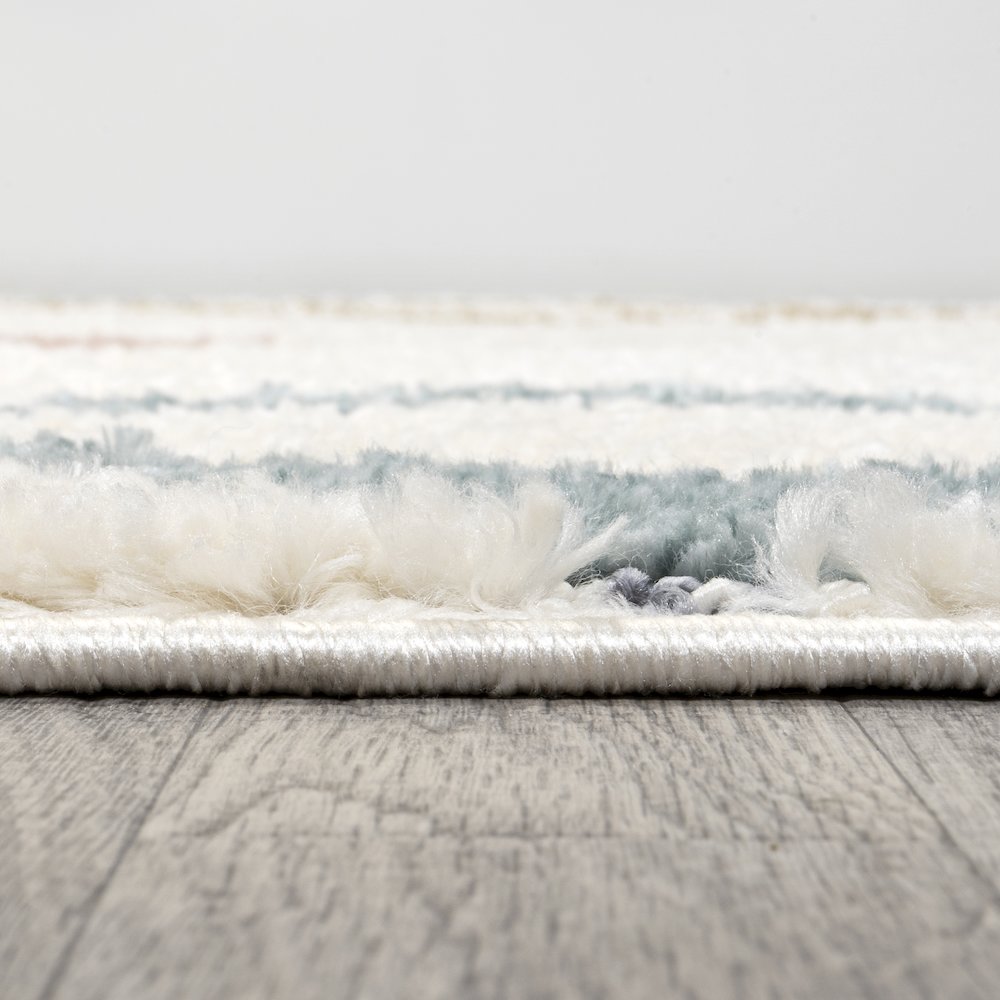 Amira Diamond Tribal High-Low Area Rug. Picture 11