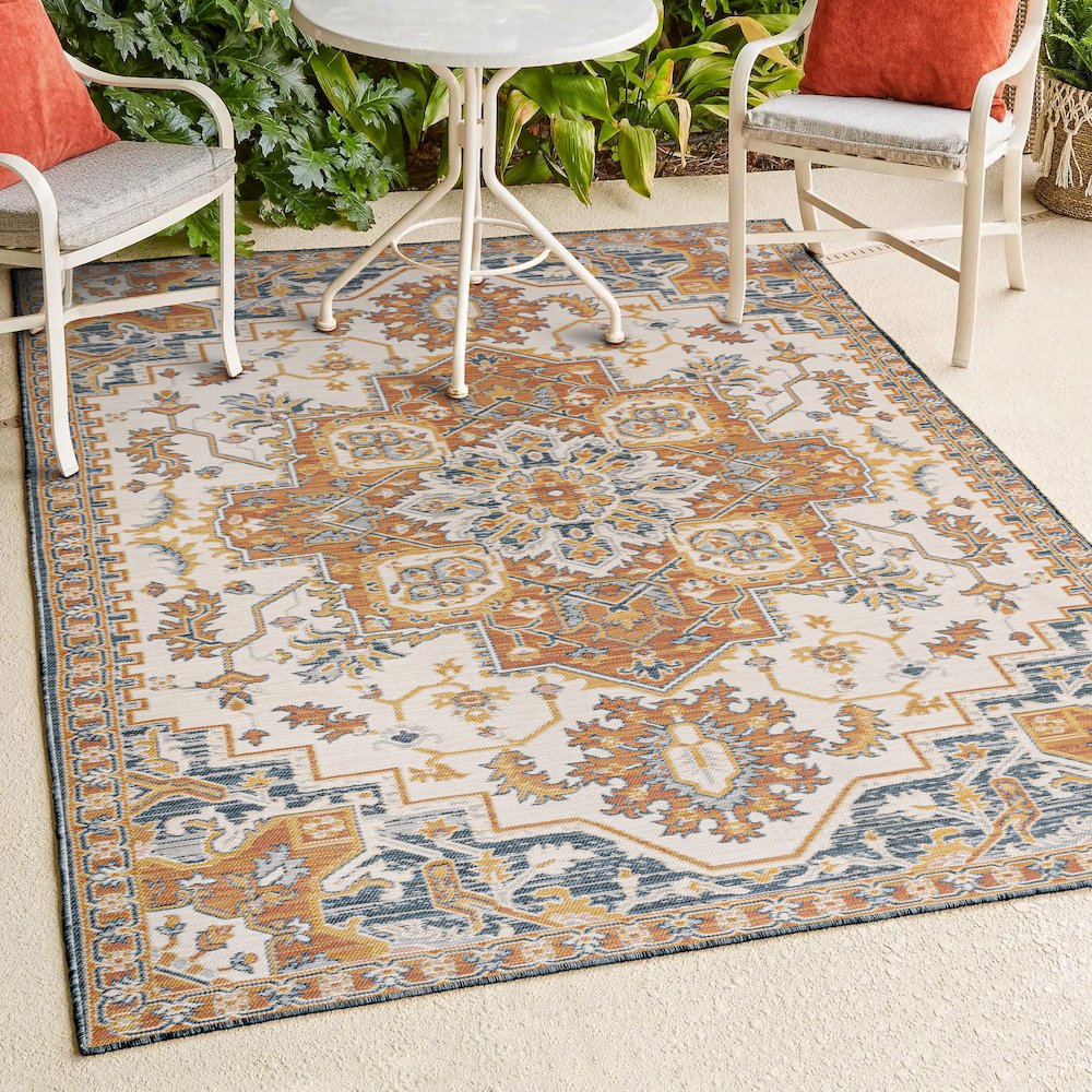 Medallion Reversible Machine-Washable Indoor/Outdoor Runner Rug. Picture 4
