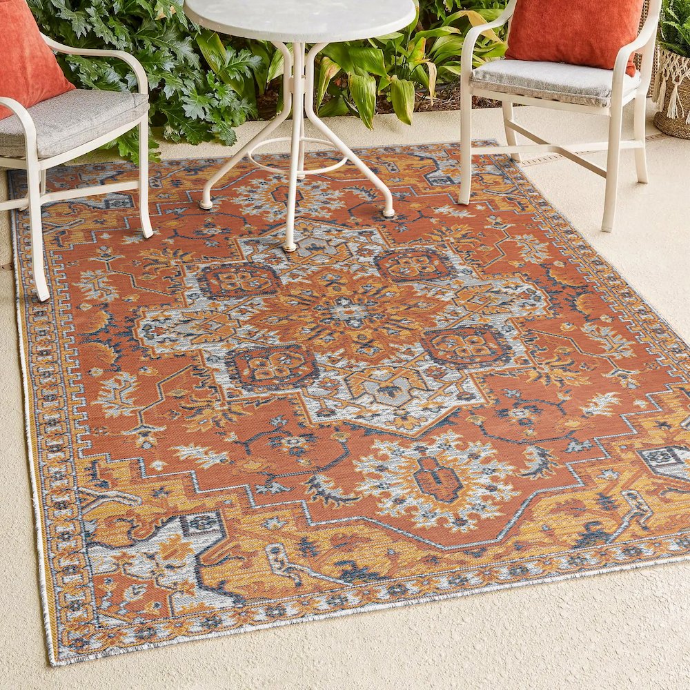 Medallion Reversible Machine-Washable Indoor/Outdoor Runner Rug. Picture 5