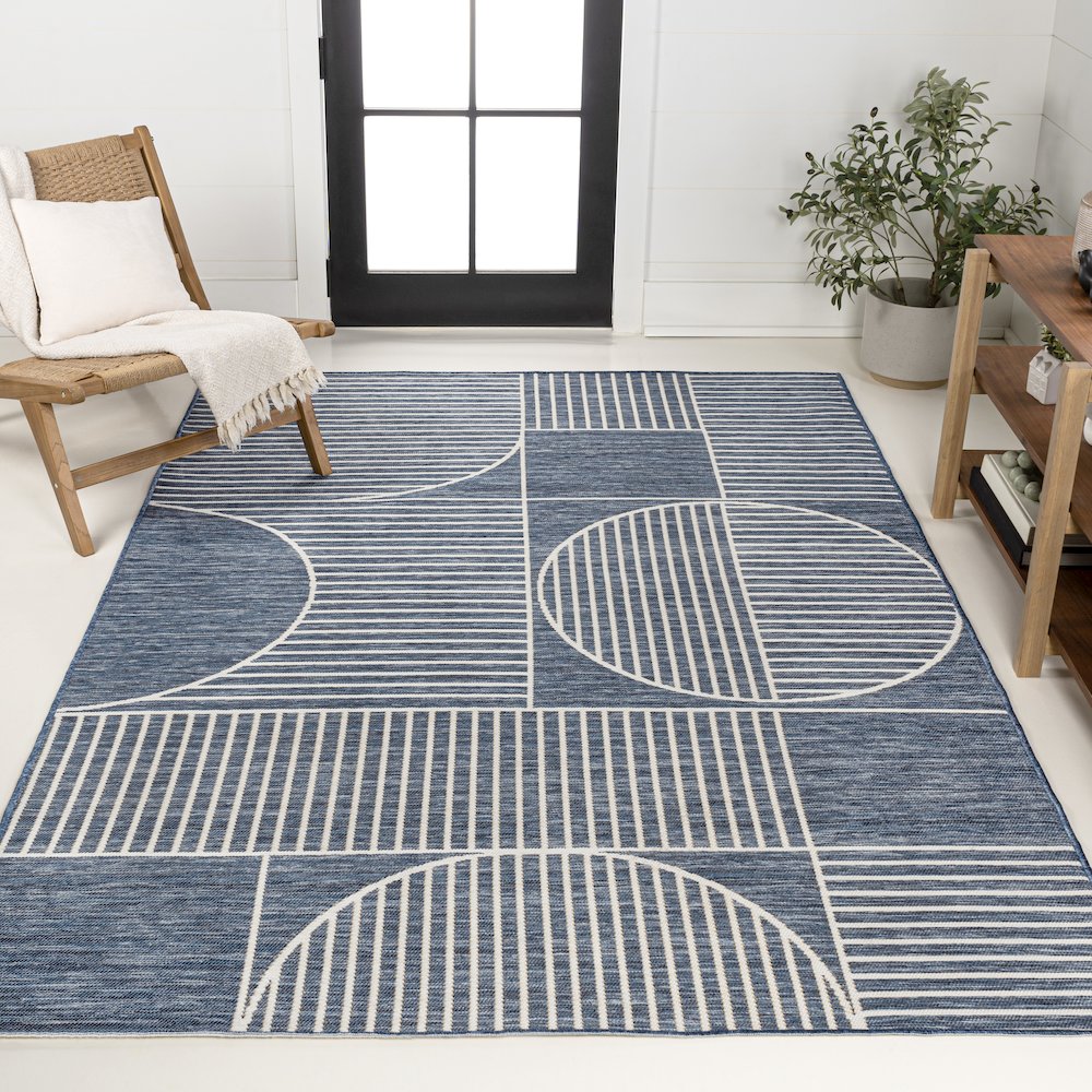 Geometric Lines Reversible Machine-Washable Indoor/Outdoor Area Rug. Picture 1