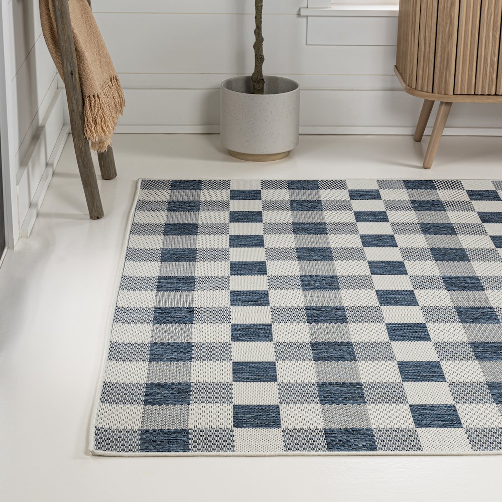 Darcy Traditional Geometric Bold Gingham Indoor/Outdoor Area Rug. Picture 1