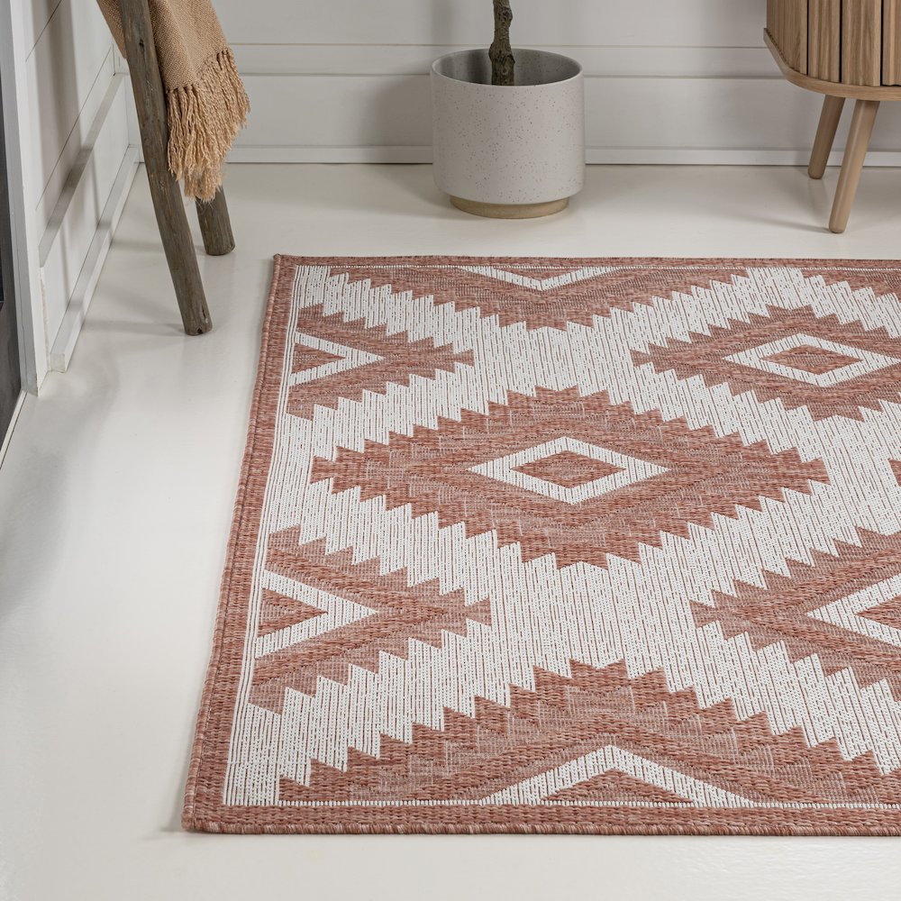 Lior Geometric Moroccan Diamond Indoor/Outdoor Area Rug. Picture 1