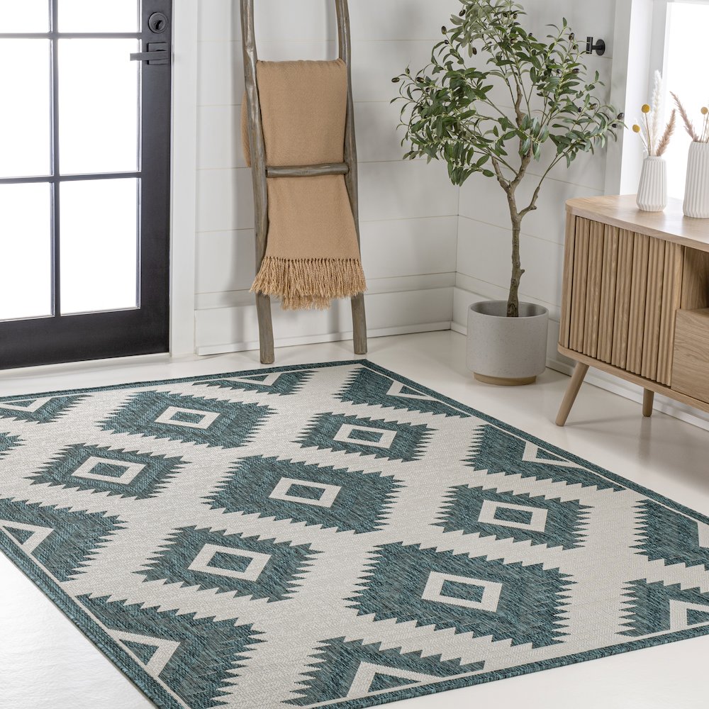 Lior Geometric Moroccan Diamond Indoor/Outdoor Area Rug. Picture 3