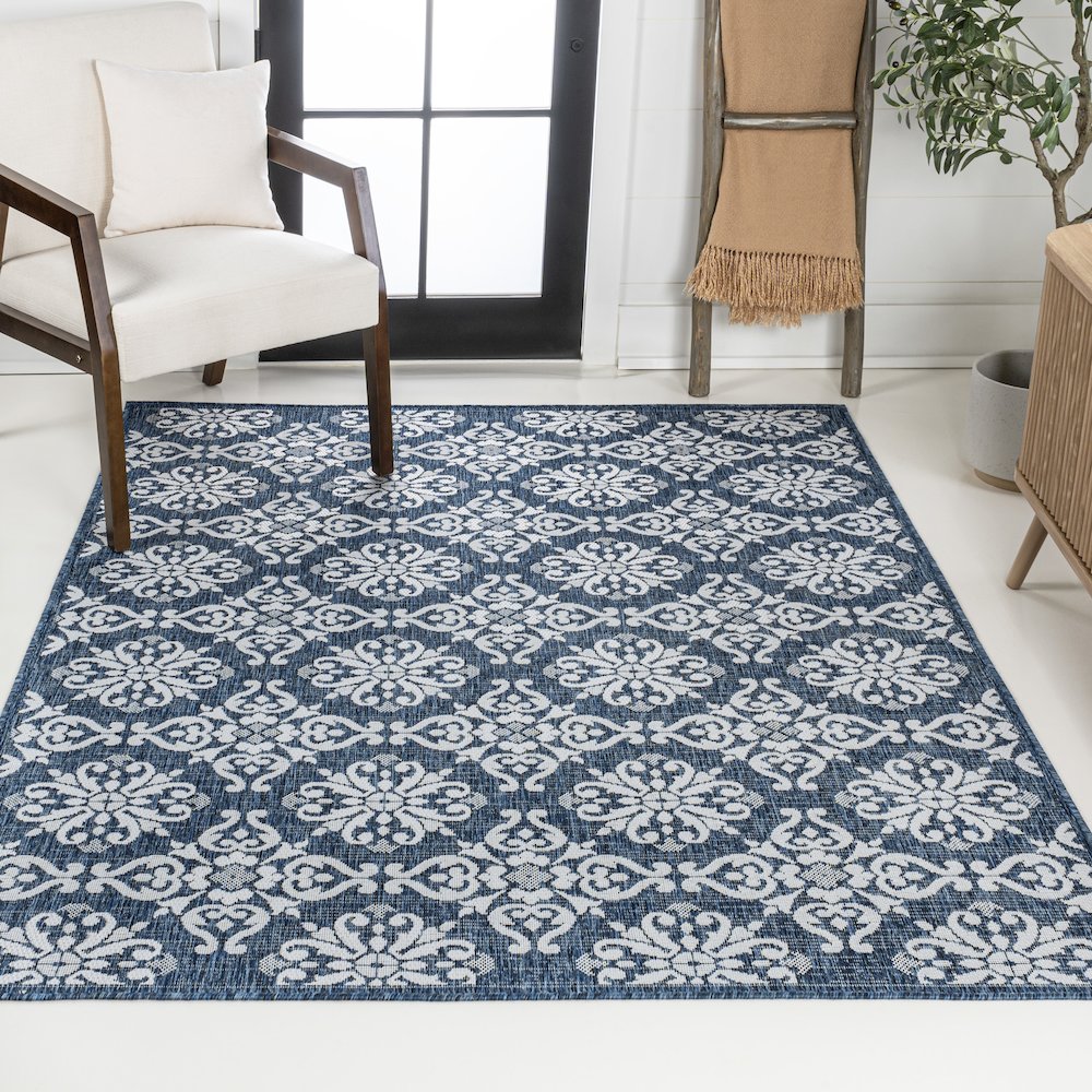 Maribel Traditional Classic All-Over Scroll Indoor/Outdoor Area Rug. Picture 2