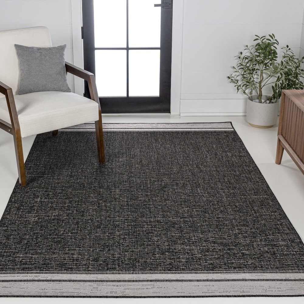 Alda Modern Minimalist Mingled Solid Indoor/Outdoor Area Rug. Picture 2