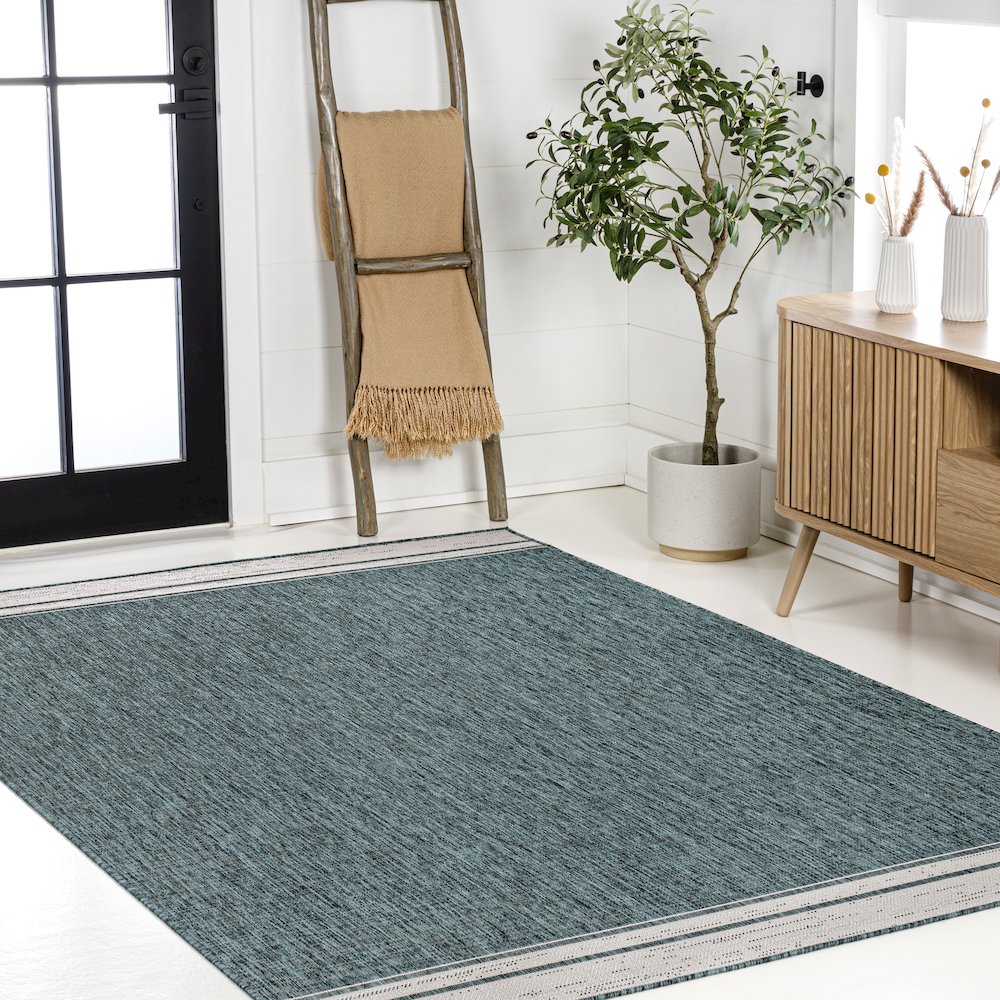 Alda Modern Minimalist Mingled Solid Indoor/Outdoor Area Rug. Picture 3