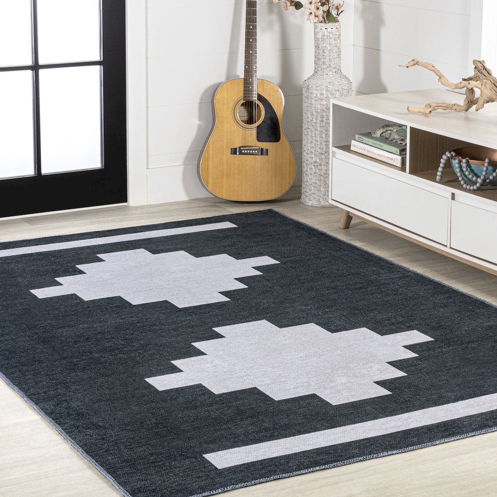 Adriel Geometric Medallion Machine-Washable Area Rug. Picture 2