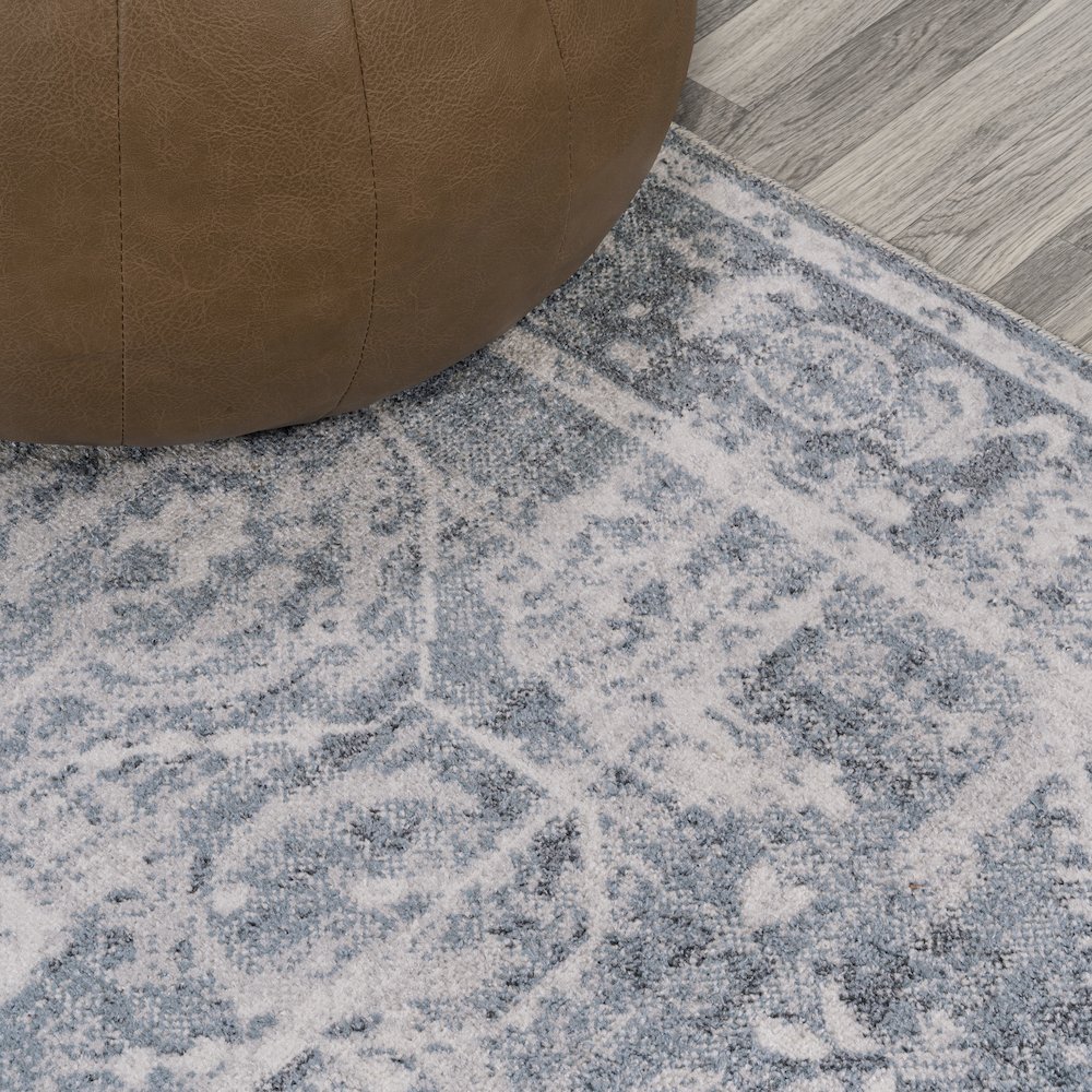 Shaii Global Medallion Low-Pile Machine-Washable Area Rug. Picture 4