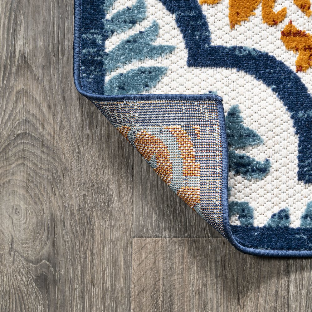 Cassis Ornate Ogee Trellis High-Low Indoor/Outdoor Area Rug. Picture 9