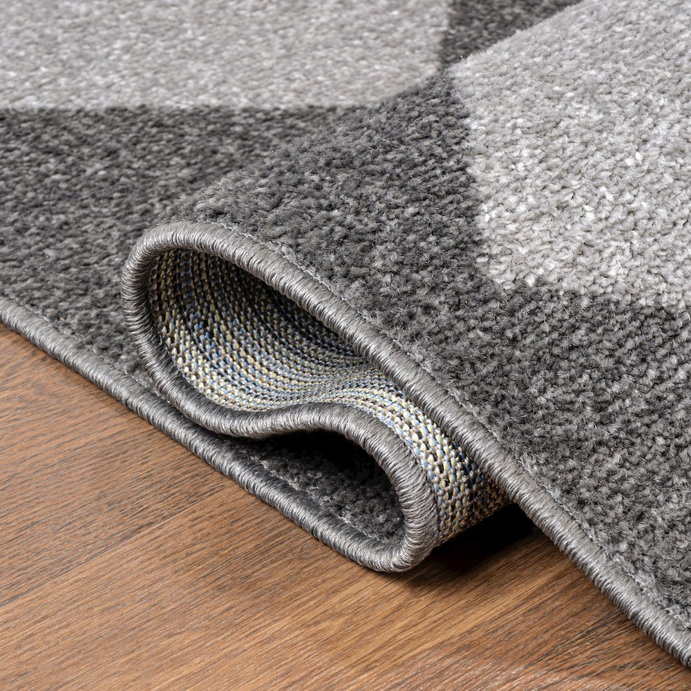 Draper Classic Geometric Diamond Pattern Area Rug. Picture 7