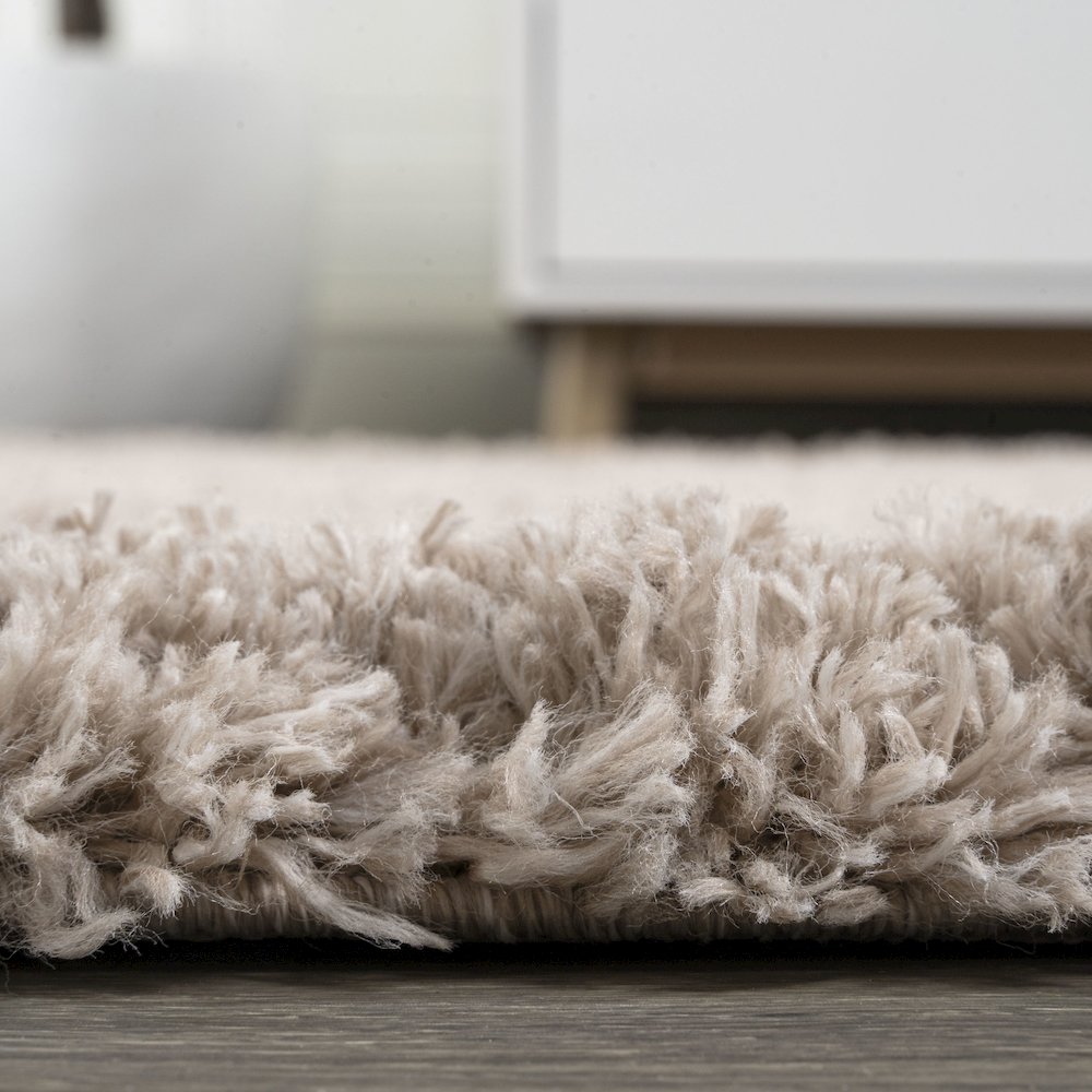 Groovy Solid Shag Area Rug. Picture 11
