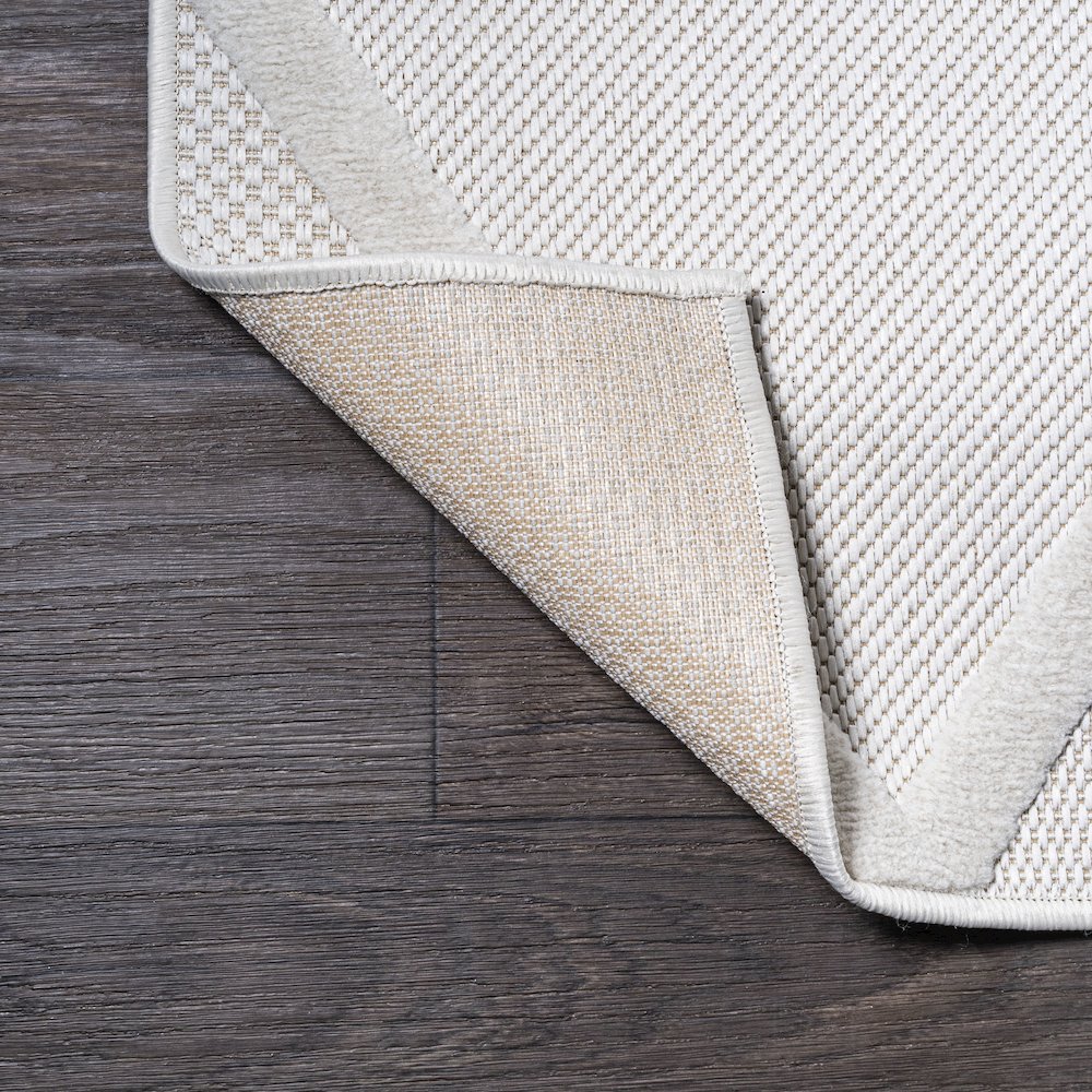 Salines Diamond Trellis Indoor/Outdoor Area Rug. Picture 10