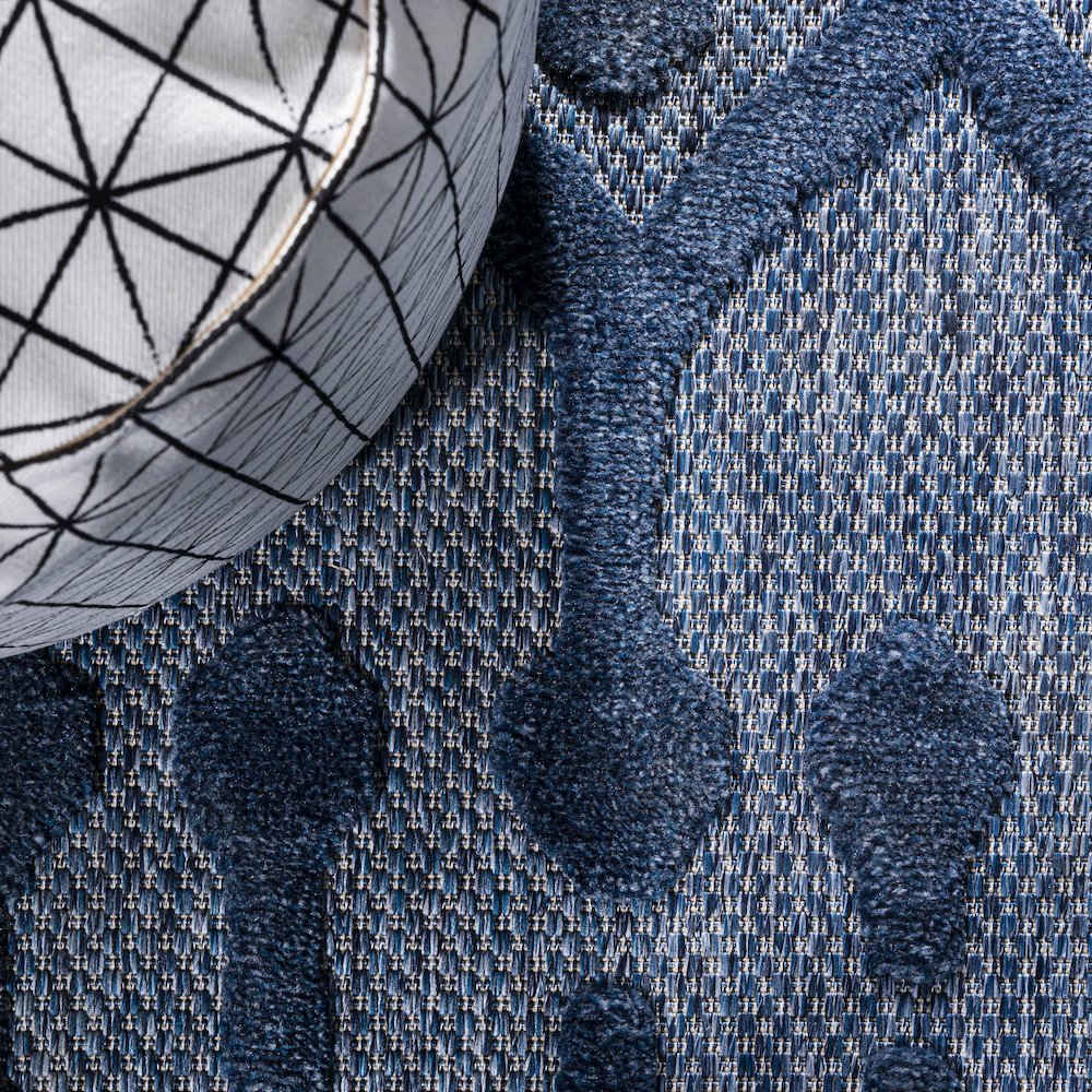 Peralta Moroccan Diamond Indoor/Outdoor Area Rug. Picture 11