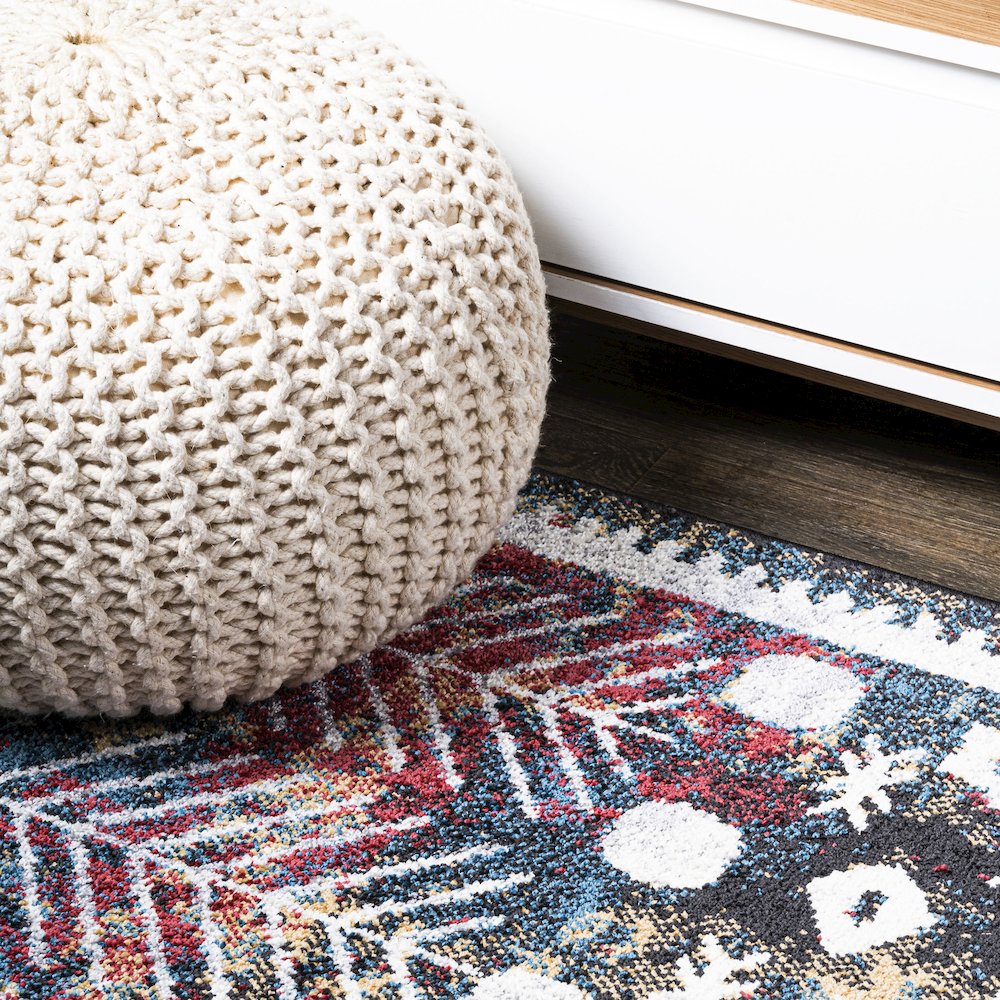 Dhiya Distressed Kilim Area Rug. Picture 7