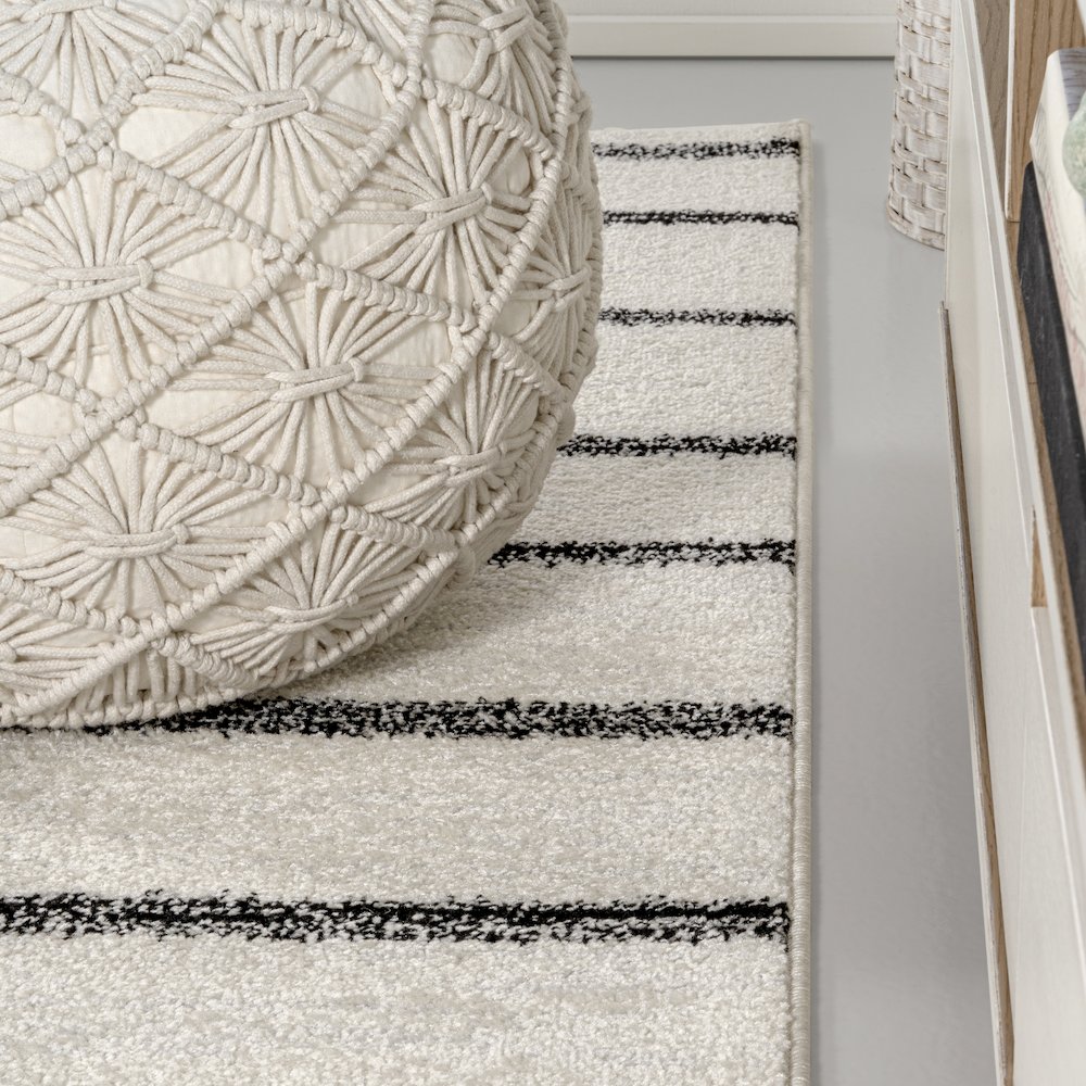 Williamsburg Minimalist Stripe Area Rug. Picture 6