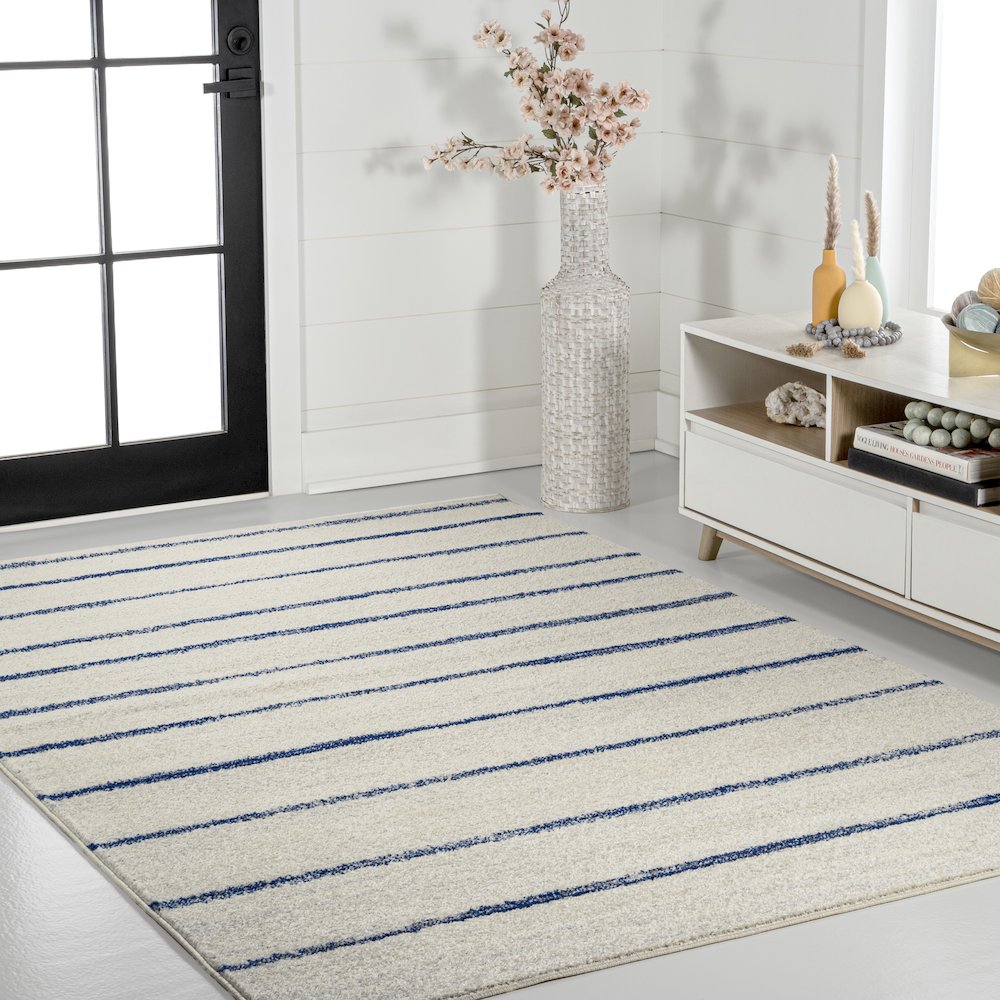 Williamsburg Minimalist Stripe Area Rug. Picture 4