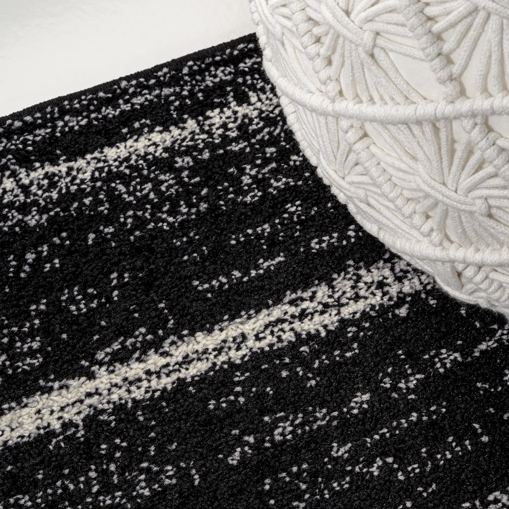 Williamsburg Minimalist Stripe Area Rug. Picture 5