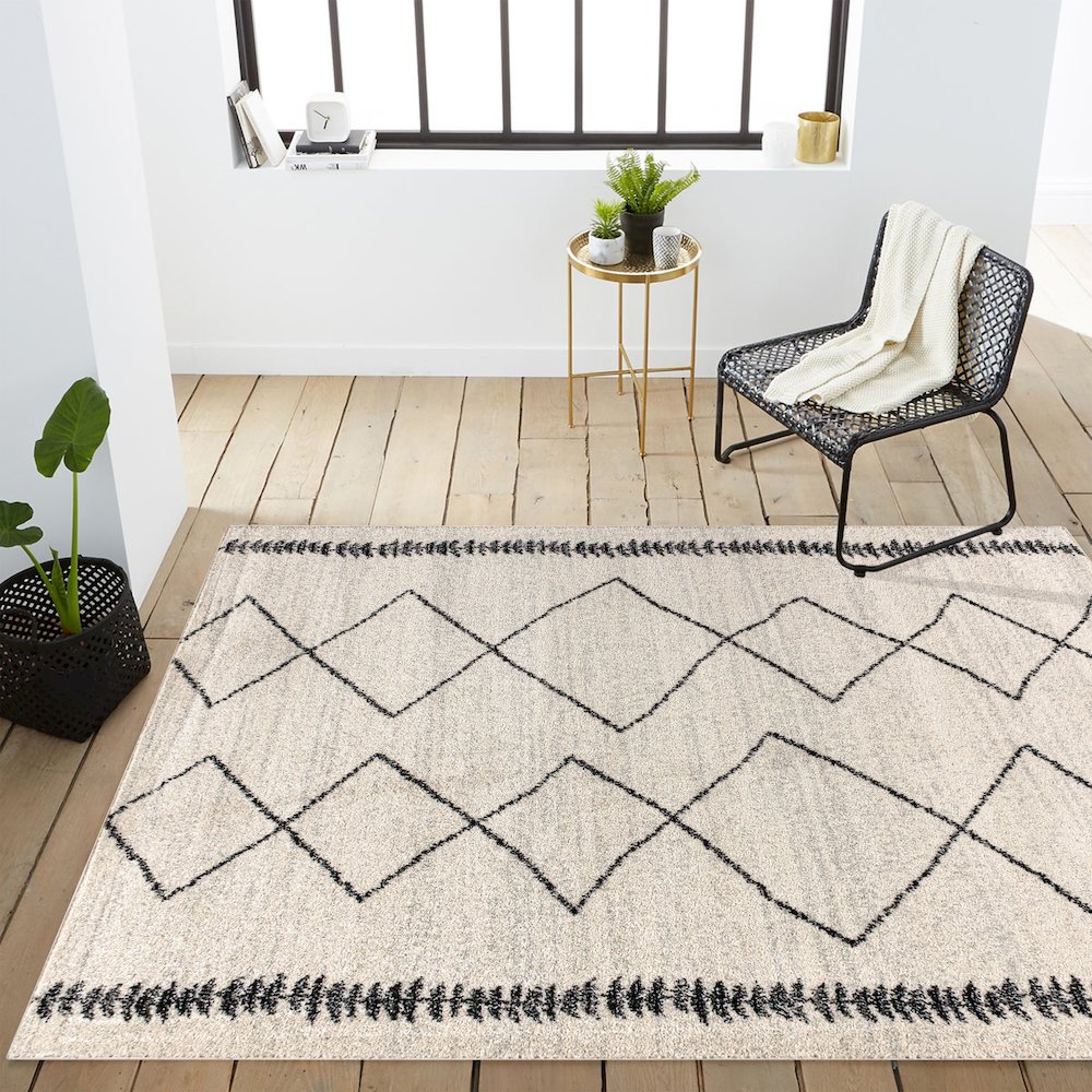 Zaina Moroccan Beni Souk Area Rug. Picture 10