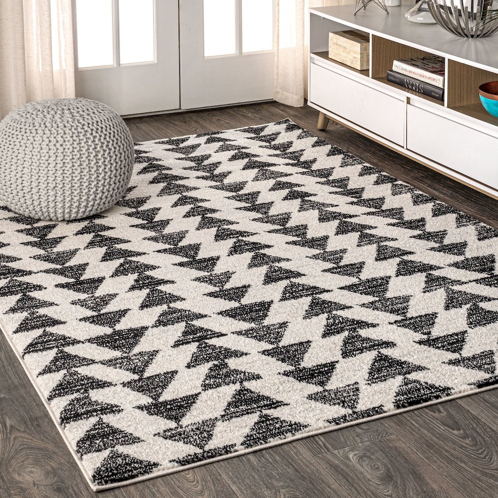 Aisha Moroccan Triangle Geometric Area Rug. Picture 2
