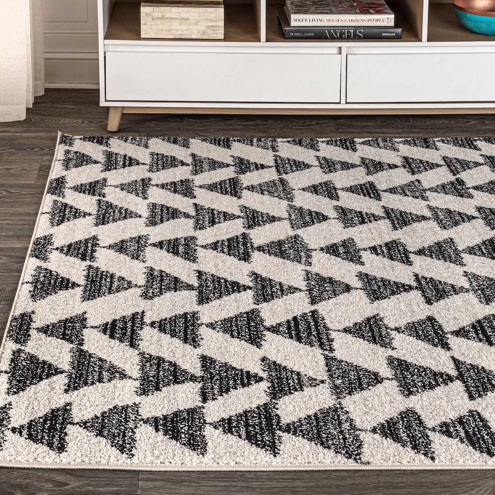 Aisha Moroccan Triangle Geometric Area Rug. Picture 3