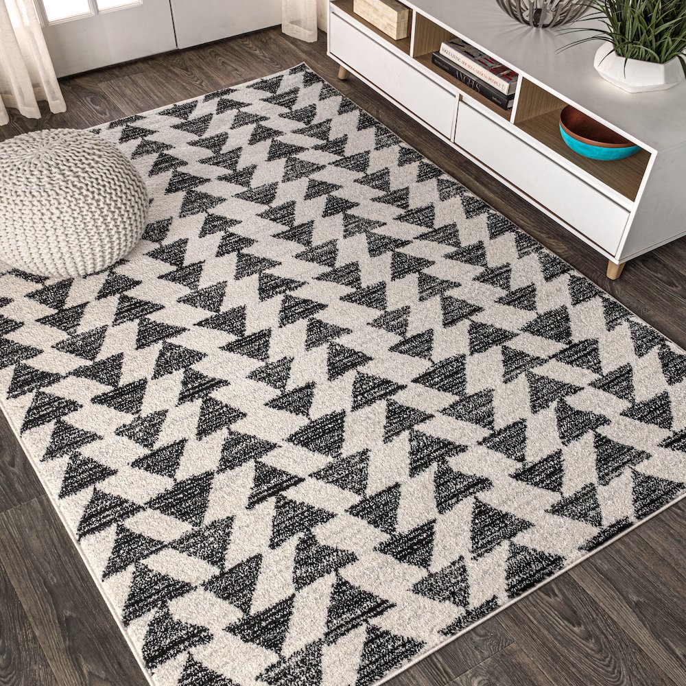 Aisha Moroccan Triangle Geometric Area Rug. Picture 4