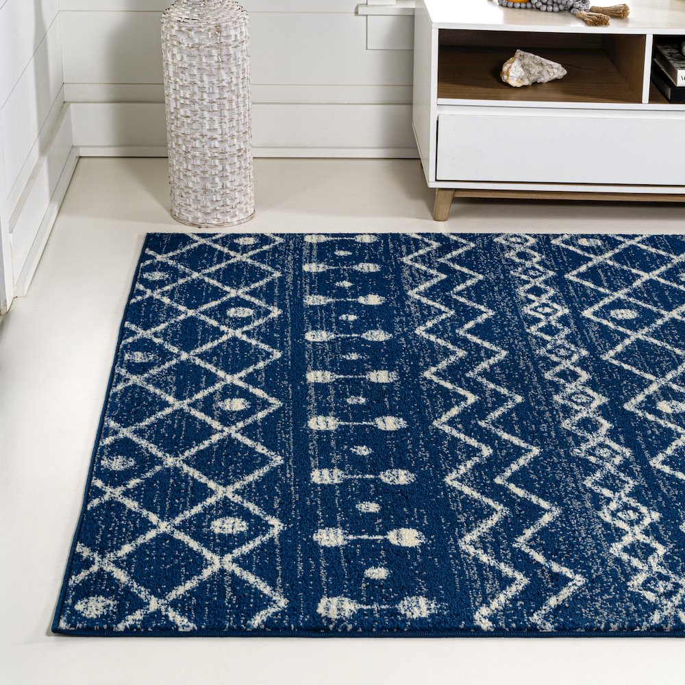 Aksil Moroccan Beni Souk Area Rug. Picture 1