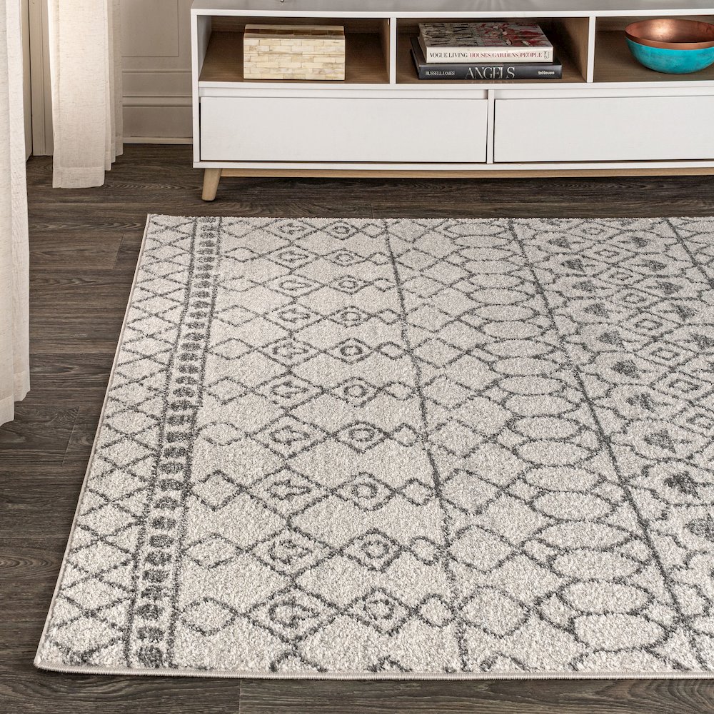 Izil Moroccan Beni Souk Area Rug. Picture 3
