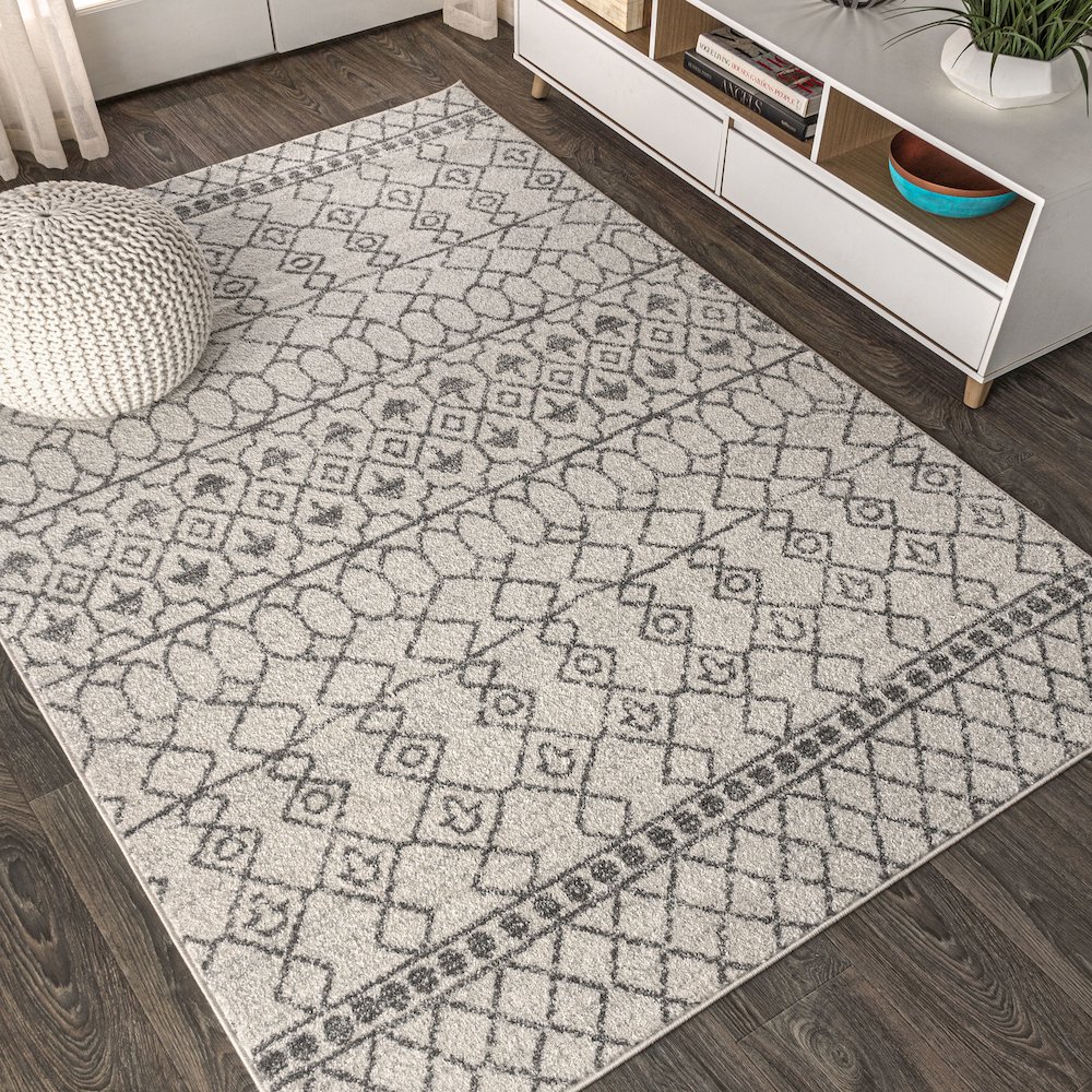 Izil Moroccan Beni Souk Area Rug. Picture 4
