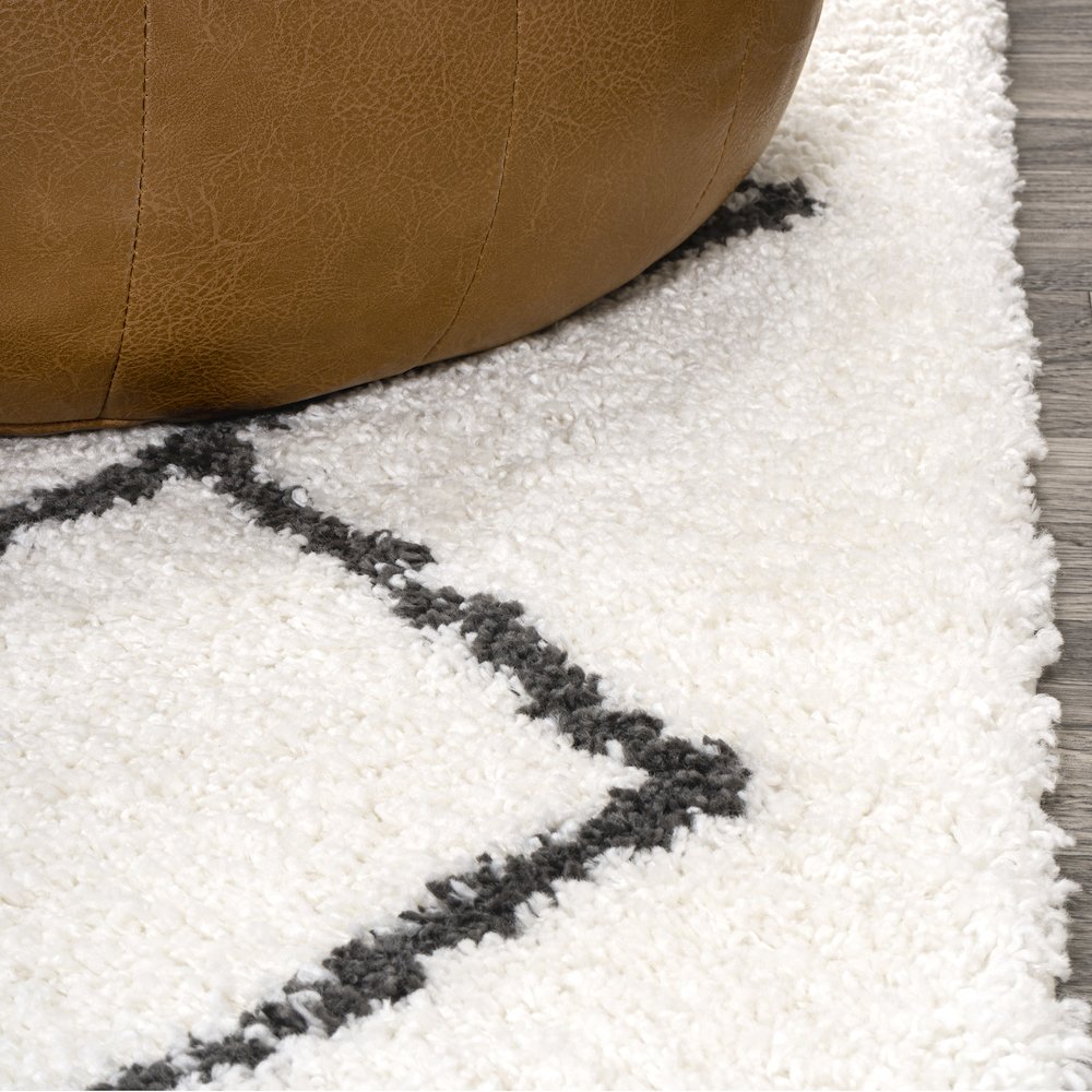 Cami Moroccan Style Diamond Shag Area Rug. Picture 8