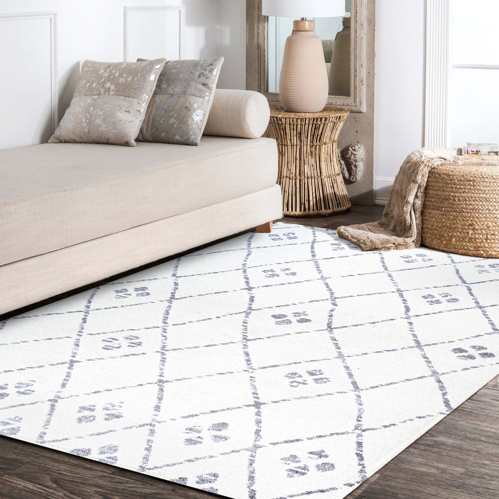 Izil Moroccan Geometric Diamond Area Rug. Picture 11