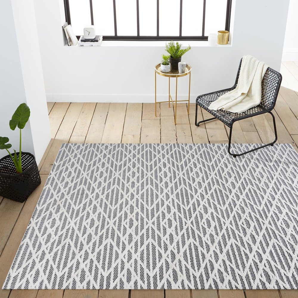 Ararat High-Low Pile Moroccan Diamond Modern Indoor/Outdoor Area Rug. Picture 15