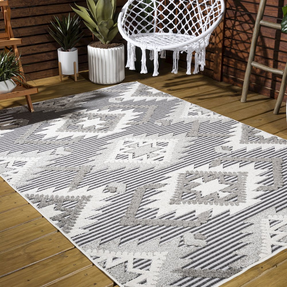 Sumak High-Low Pile Neutral Diamond Kilim Area Rug. Picture 6