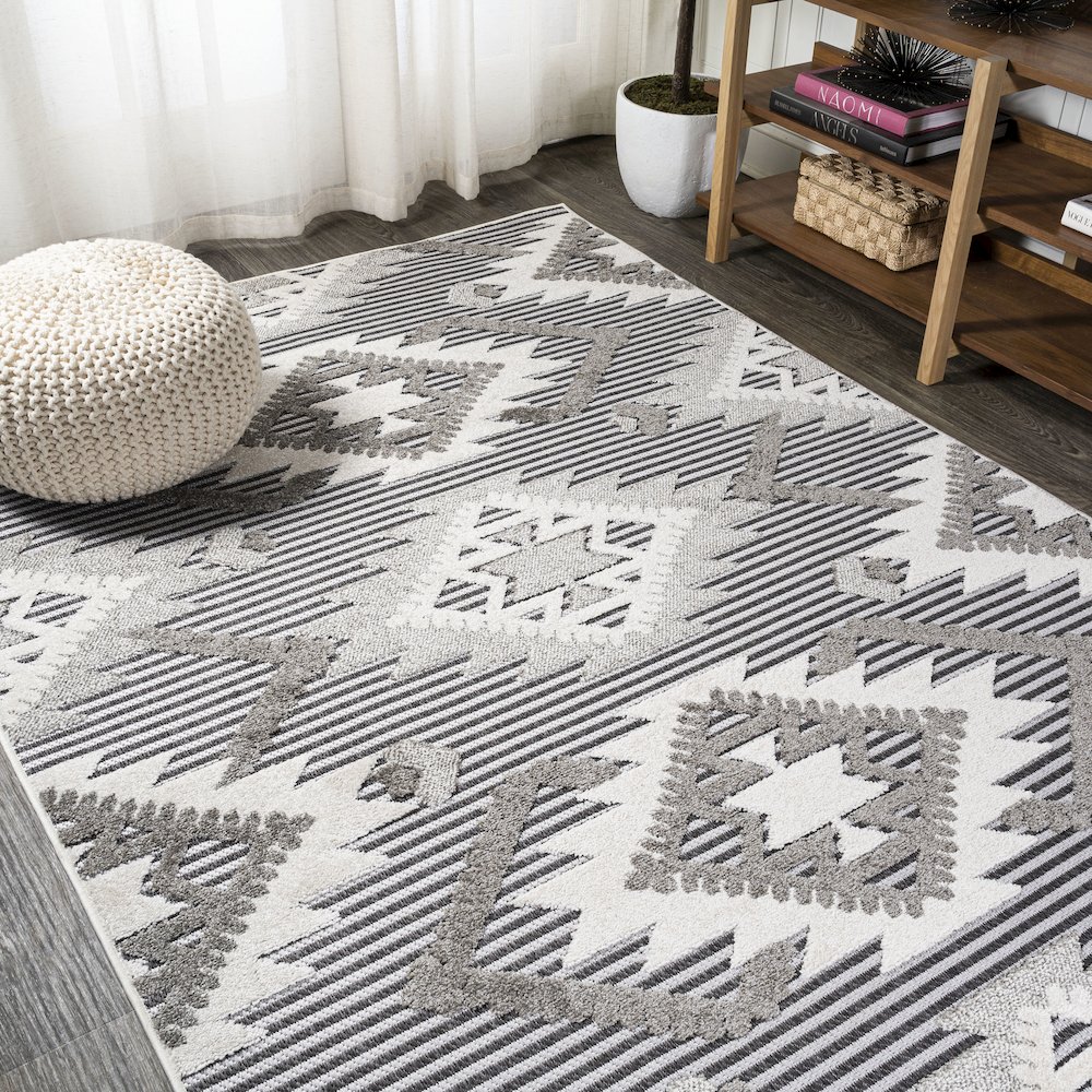 Sumak High-Low Pile Neutral Diamond Kilim Area Rug. Picture 4