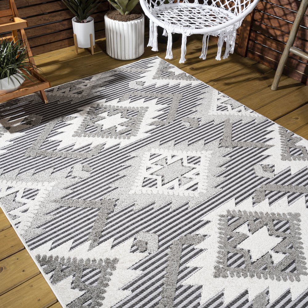 Sumak High-Low Pile Neutral Diamond Kilim Area Rug. Picture 8