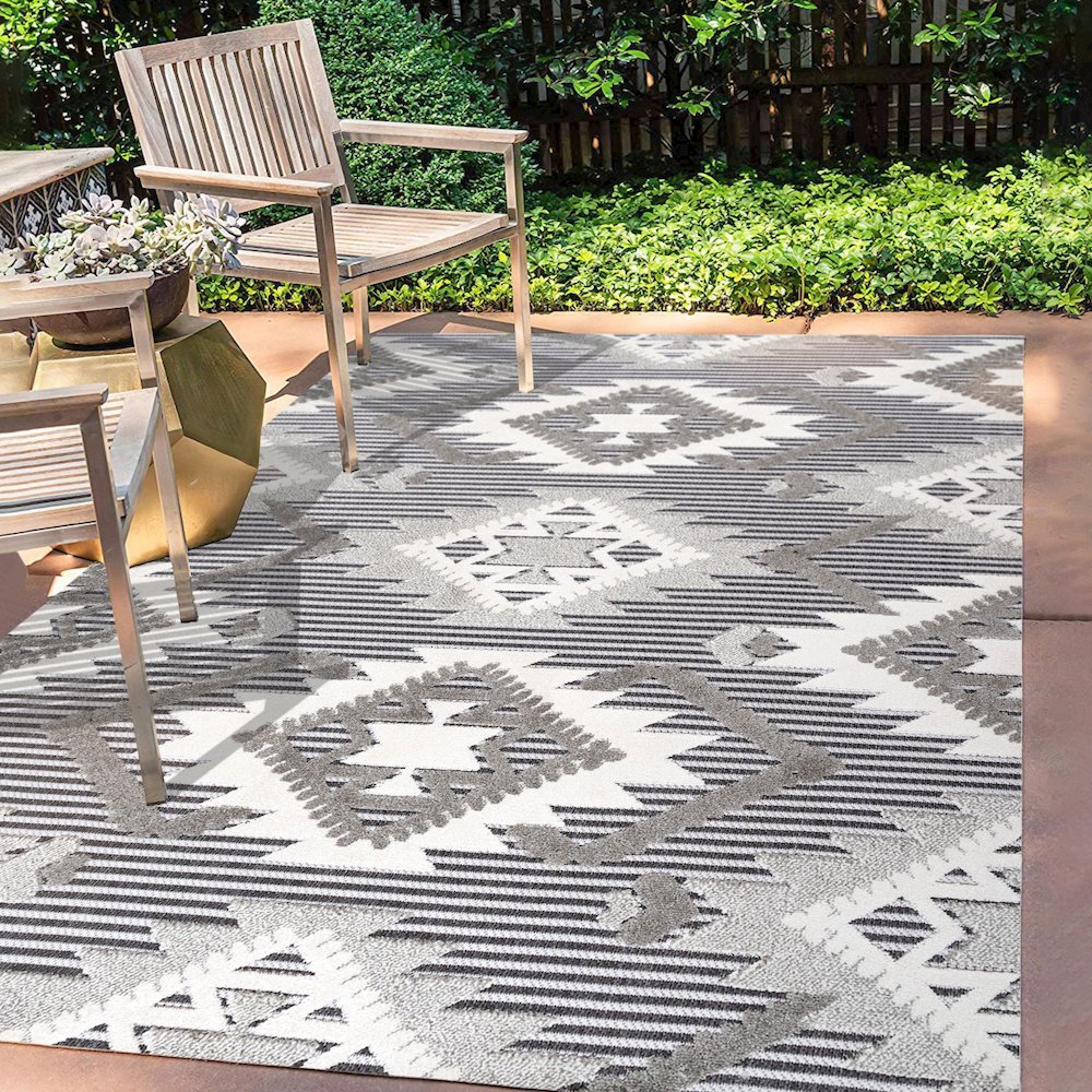 Sumak High-Low Pile Neutral Diamond Kilim Area Rug. Picture 5
