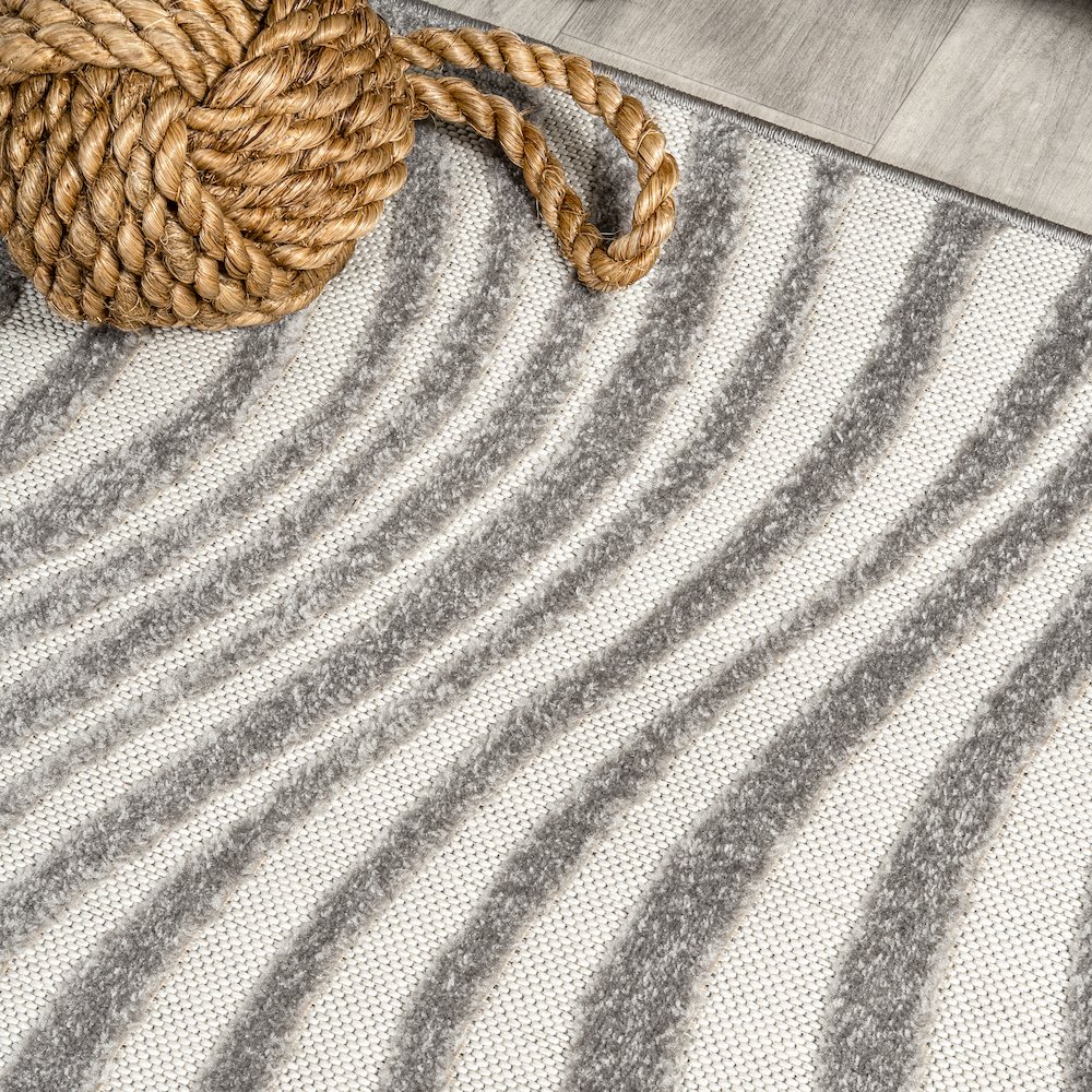 Maribo Abstract Groovy Striped Area Rug. Picture 5