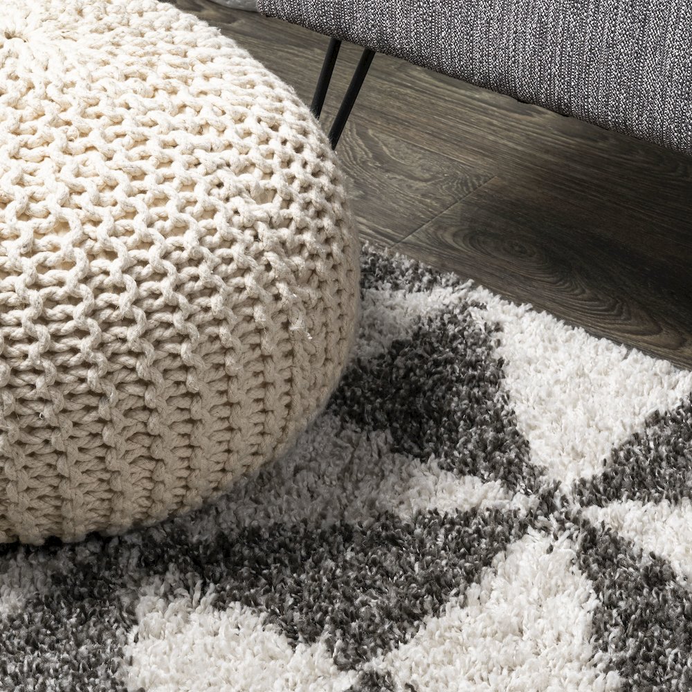 Alcudia Geometric Shag Area Rug. Picture 7