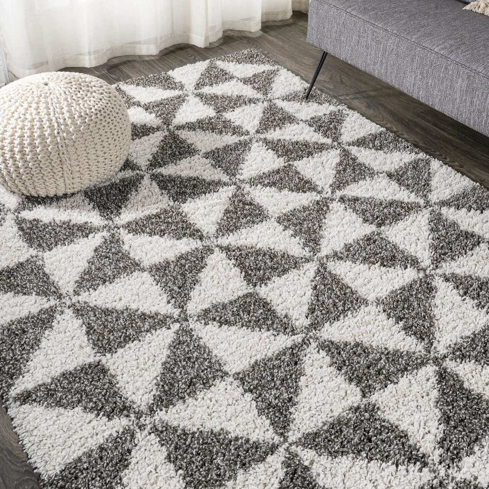 Alcudia Geometric Shag Area Rug. Picture 4