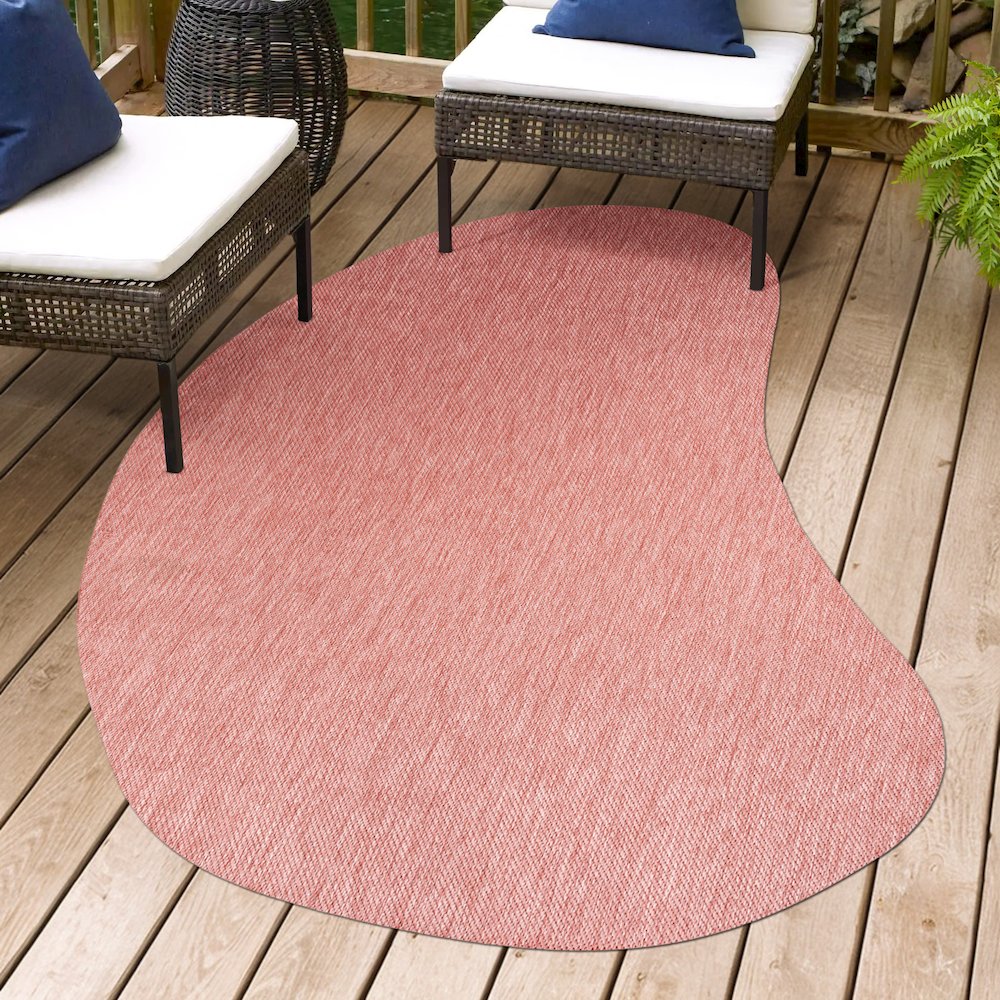 Evan Modern Rustic Organic CurveIndoor/Outdoor Shaped  Rug. Picture 1