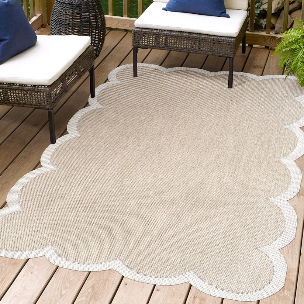 Alice Classic Cottage Two-Tone Scalloped Beige   Indoor/Outdoor Shaped  Rug. Picture 1