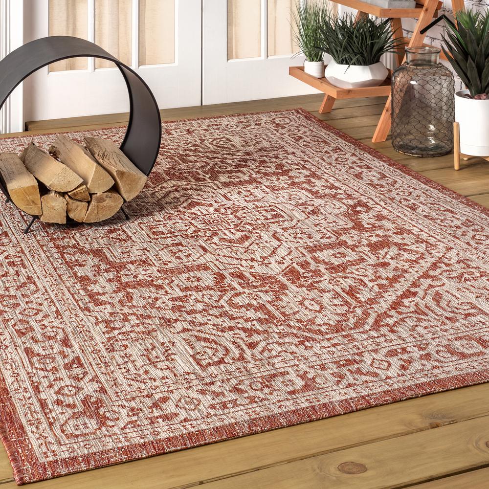 Sinjuri Medallion Textured Weave Indoor/Outdoor Area Rug. Picture 3