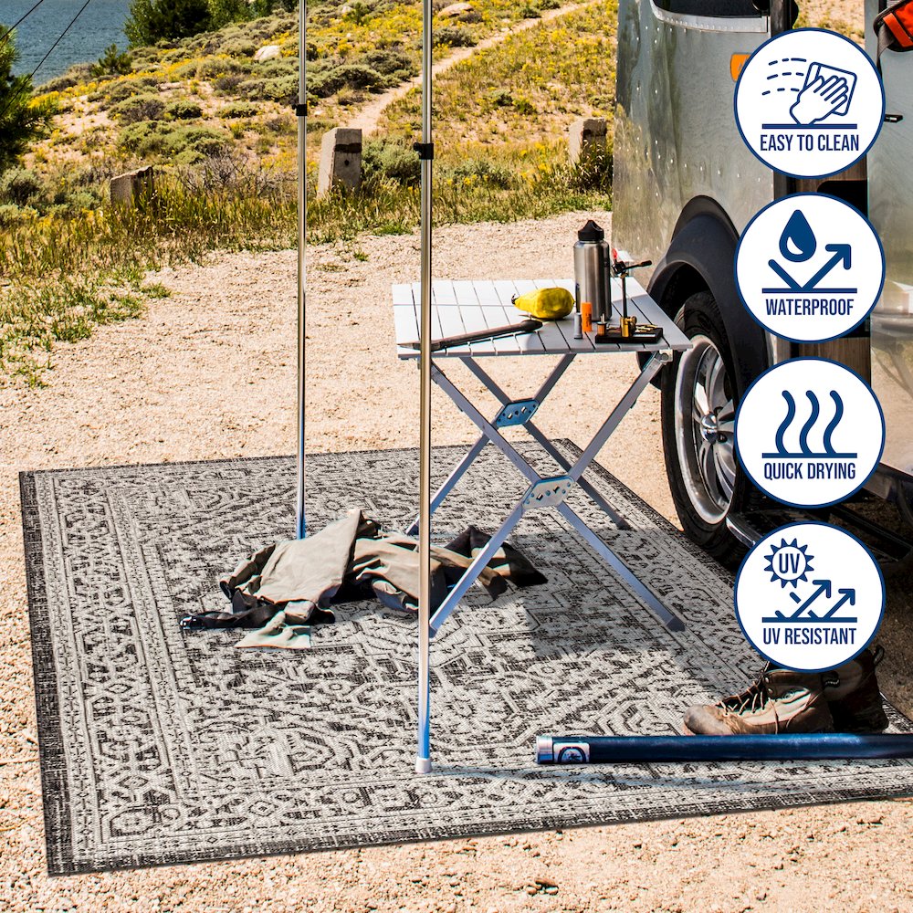 Sinjuri Medallion Textured Weave Indoor/Outdoor Area Rug. Picture 11