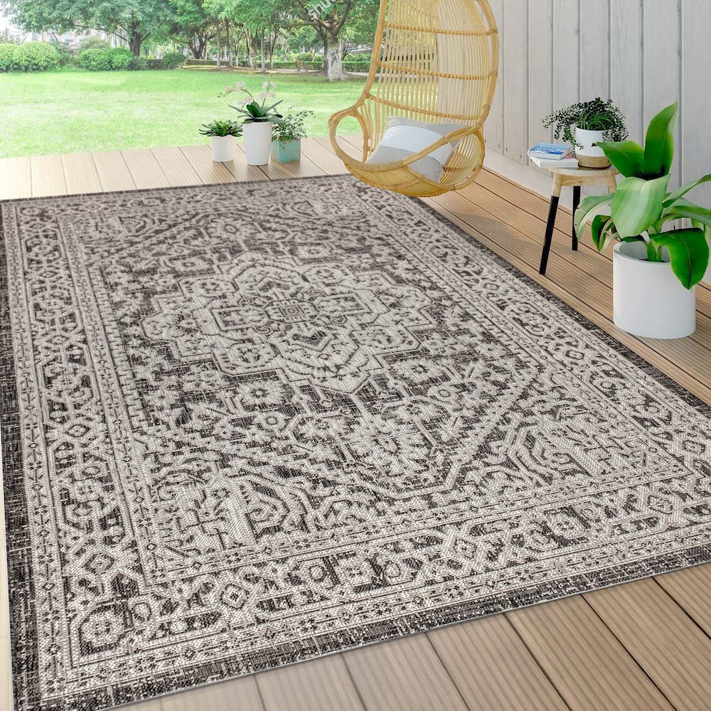 Sinjuri Medallion Textured Weave Indoor/Outdoor Area Rug. Picture 5