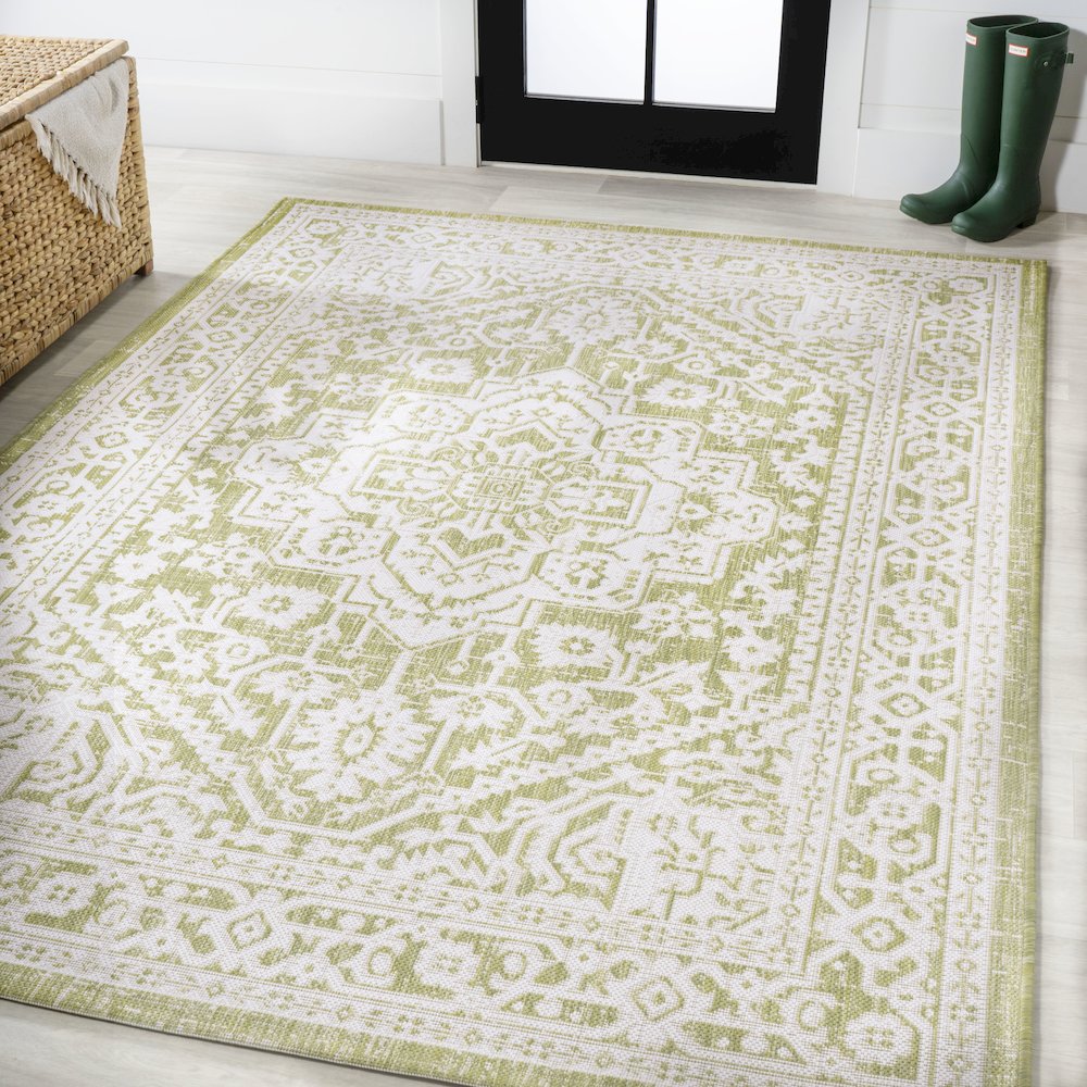 Sinjuri Medallion Textured Weave Indoor/Outdoor Area Rug. Picture 2