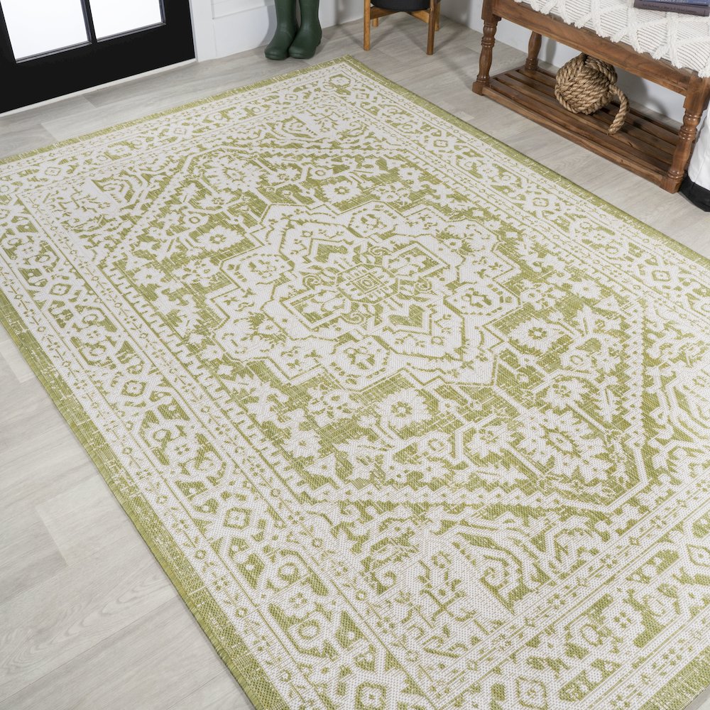 Sinjuri Medallion Textured Weave Indoor/Outdoor Area Rug. Picture 4