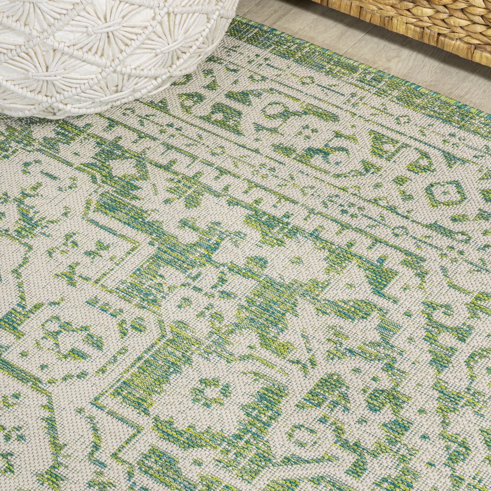 Sinjuri Medallion Textured Weave Indoor/Outdoor Area Rug. Picture 11