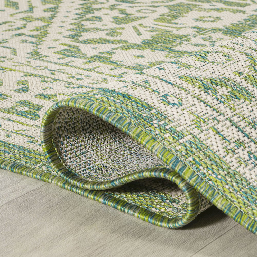 Sinjuri Medallion Textured Weave Indoor/Outdoor Area Rug. Picture 13