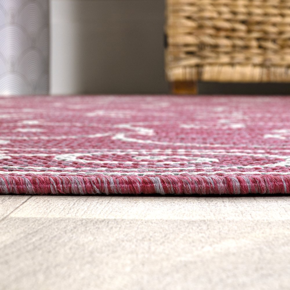 Charleston Vintage Filigree Textured Weave Indoor/Outdoor Area Rug. Picture 17